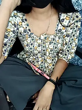 Snapshot of Cutie_babes01 chatting on February 25, 5:46 pm Cutie babes01 online show from February 25, 5:46 pm