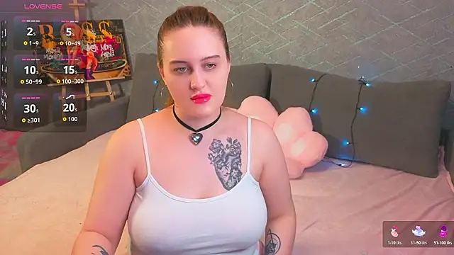 Snapshot of Polly_Tingle chatting on February 17, 12:24 pm Polly Tingle online show from February 17, 12:24 pm