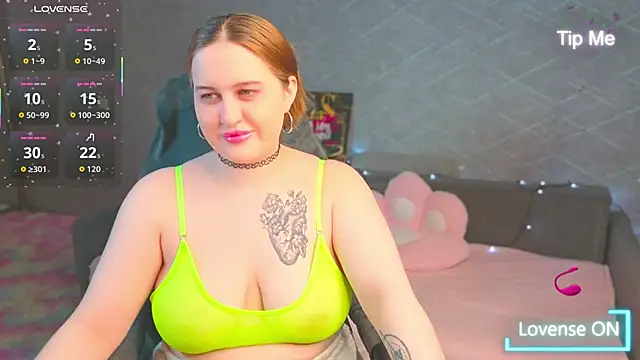 Snapshot of Polly_Tingle chatting on February 25, 6:02 am Polly Tingle online show from February 25, 6:02 am