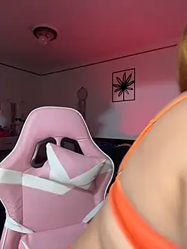 Kiarhatrixie1 online show from March 31, 5:26 pm