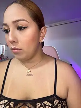 Kiarhatrixie1 online show from April 9, 1:28 pm