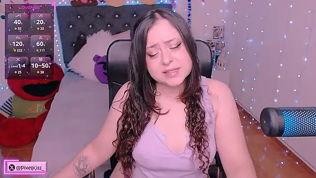 PixelKiss  online show from May 25, 10:47 am