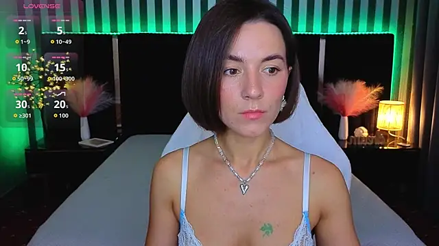 Snapshot of GracefulMichelle chatting on June 4, 6:56 pm GracefulMichelle online show from June 4, 6:56 pm
