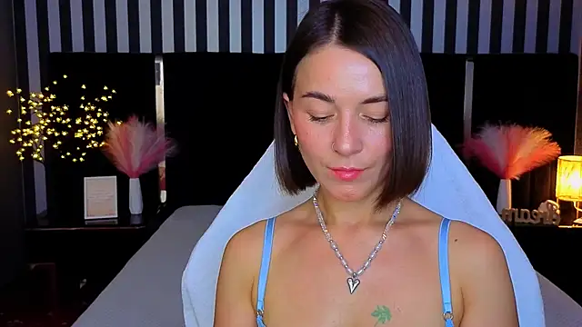 Snapshot of GracefulMichelle chatting on June 26, 7:42 pm GracefulMichelle online show from June 26, 7:42 pm