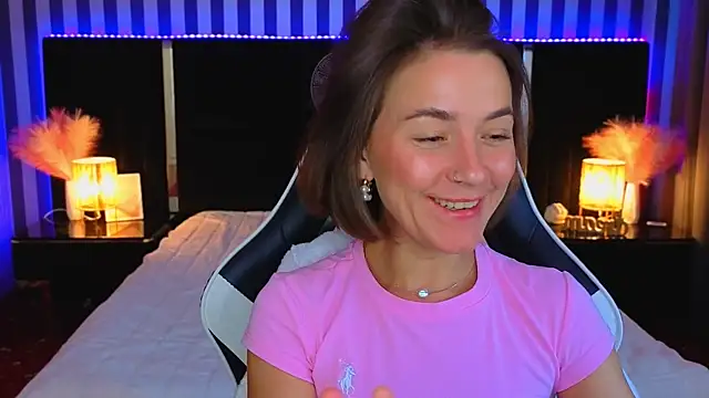 Snapshot of GracefulMichelle chatting on July 5, 4:19 am GracefulMichelle online show from July 5, 4:19 am