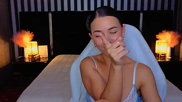 Snapshot of GracefulMichelle chatting on July 14, 2:05 am GracefulMichelle online show from July 14, 2:05 am