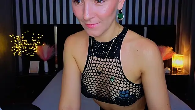 Snapshot of GracefulMichelle chatting on June 22, 7:11 pm GracefulMichelle online show from June 22, 7:11 pm