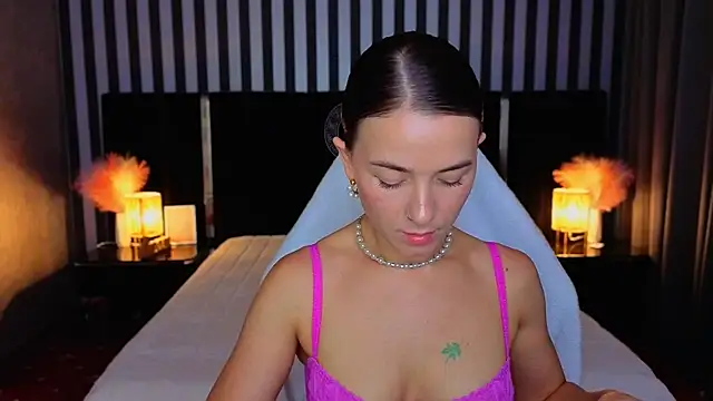 Snapshot of GracefulMichelle chatting on July 13, 7:24 pm GracefulMichelle online show from July 13, 7:24 pm