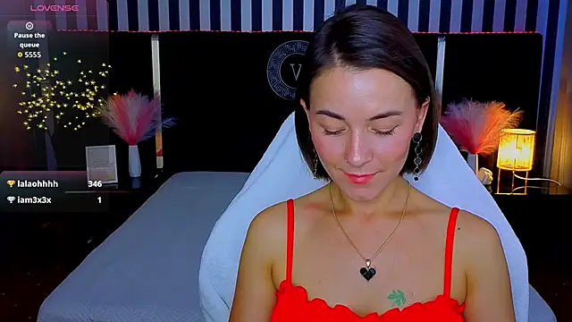 Snapshot of GracefulMichelle chatting on June 14, 5:52 am GracefulMichelle online show from June 14, 5:52 am
