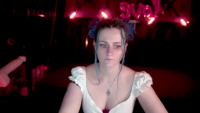 Snapshot of AlisaGracee chatting on February 19, 2:03 pm AlisaGracee online show from February 19, 2:03 pm