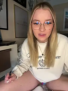 melanieTesss online show from March 28, 12:06 pm