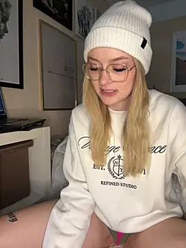 melanieTesss online show from March 29, 11:23 am