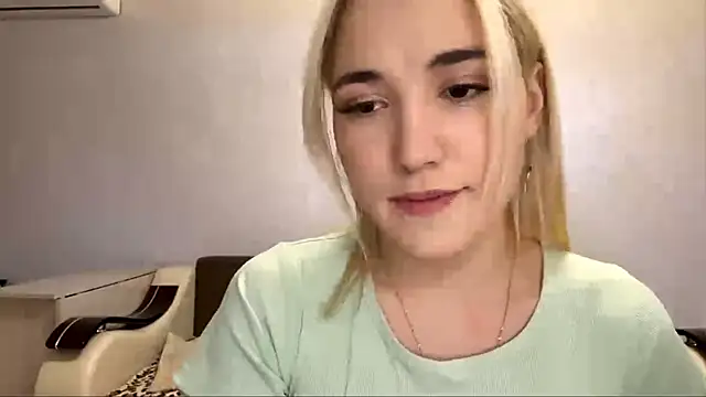 MerryVideo online show from April 2, 4:46 pm