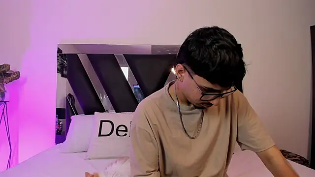 Mia Iron online show from April 4, 12:12 pm