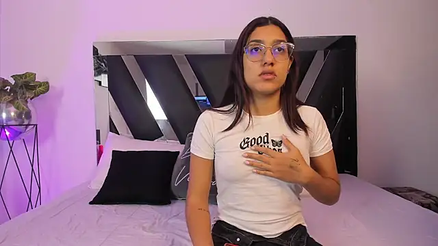 Mia Iron online show from March 20, 12:28 pm