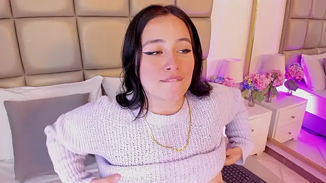 annybentleii online show from March 29, 11:12 am