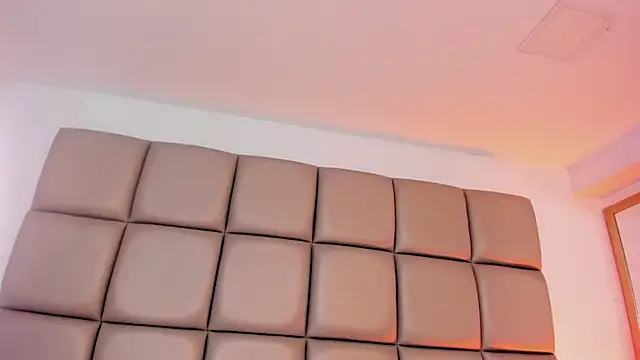 annybentleii online show from February 21, 7:27 pm