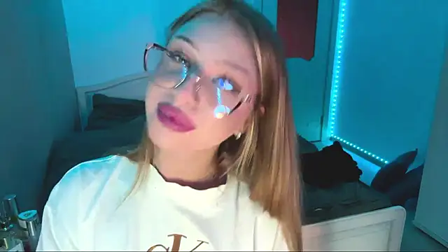 Stefifany online show from March 11, 1:16 pm