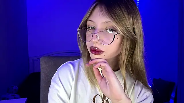 Stefifany online show from February 27, 3:23 pm