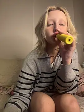 urlittlebaby666 online show from February 20, 4:53 pm