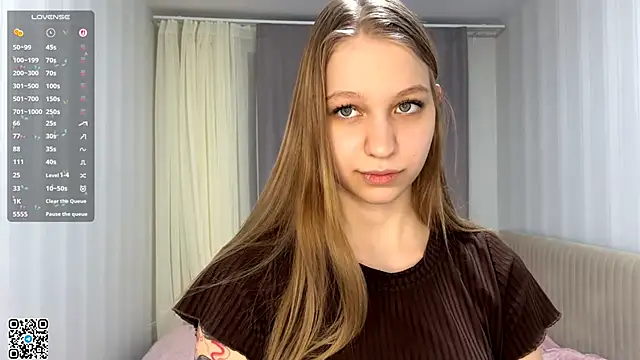 Snapshot of HollyGibson chatting on February 21, 7:05 pm HollyGibson online show from February 21, 7:05 pm