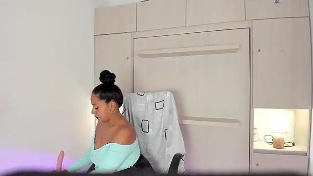 AllieBennet online show from February 26, 7:36 pm