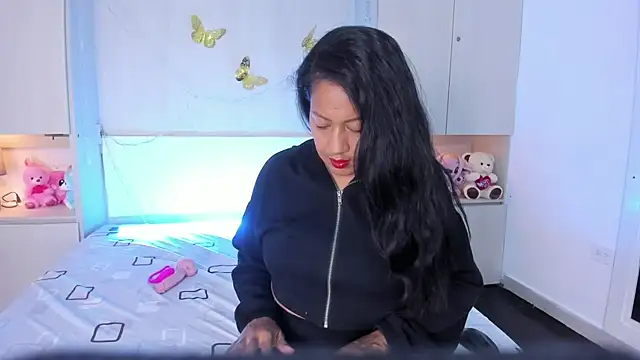 AllieBennet online show from April 8, 8:43 pm