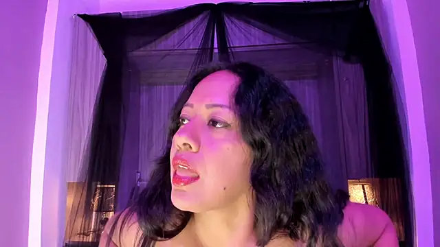 Snapshot of AllieBennet chatting on June 23, 7:34 pm AllieBennet online show from June 23, 7:34 pm