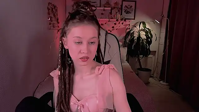 tsunamy pink online show from February 20, 2:41 pm