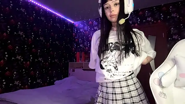 Snapshot of Luna_Sohotti chatting on February 16, 4:05 pm Luna Sohotti online show from February 16, 4:05 pm