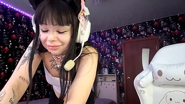 Luna Sohotti online show from March 22, 3:35 pm