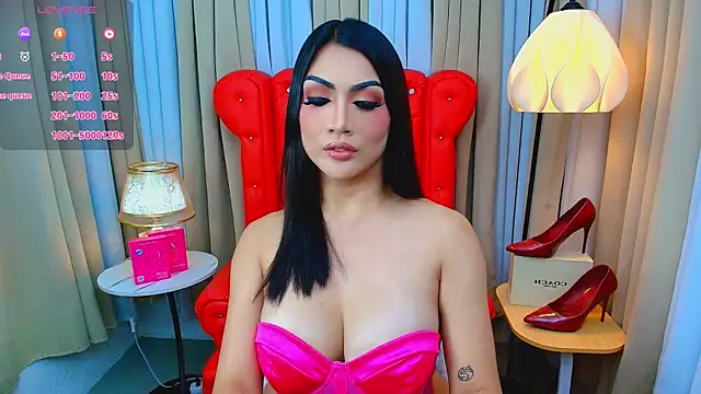 Snapshot of Laureen_Hilton chatting on July 9, 12:26 pm Laureen Hilton online show from July 9, 12:26 pm