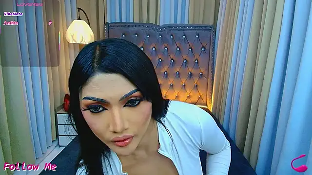 Laureen Hilton online show from March 11, 11:48 am