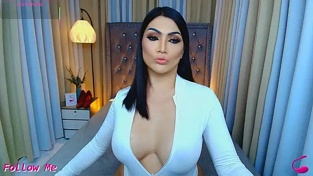 Laureen Hilton online show from March 28, 12:06 pm