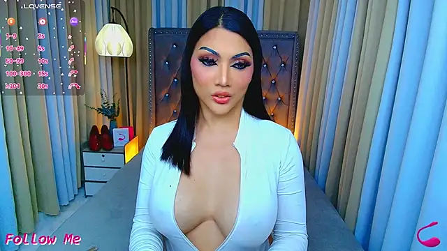 Laureen Hilton online show from April 6, 3:02 pm