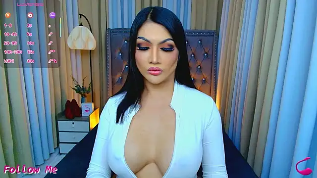 Laureen Hilton online show from March 12, 11:36 am