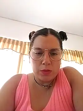 Lucia queen online show from March 19, 6:19 pm