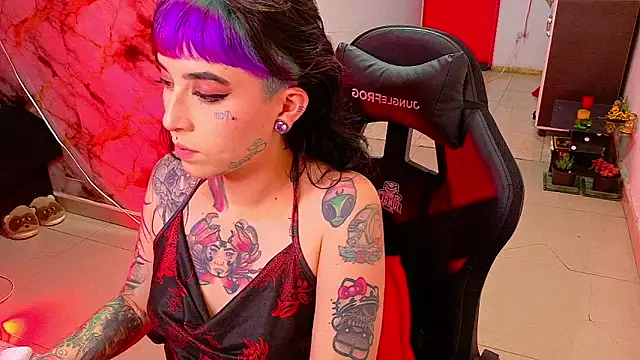 nova kitttyy online show from March 30, 7:15 pm