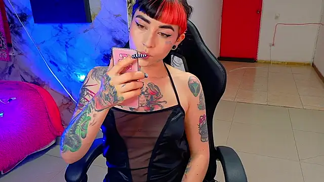 nova kitttyy online show from March 13, 9:42 pm