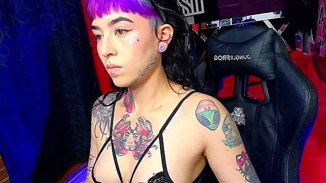 nova kitttyy online show from April 1, 2:46 am