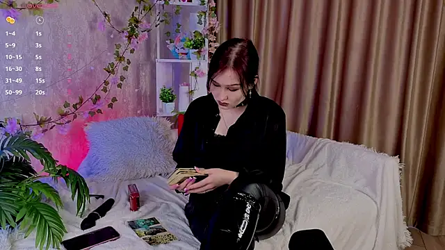 ThoraHaring online show from March 2, 4:24 am