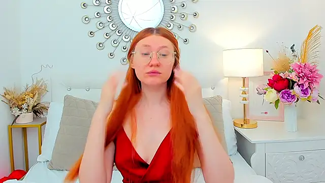 Snapshot of TinaHarp chatting on February 28, 6:35 am TinaHarp online show from February 28, 6:35 am