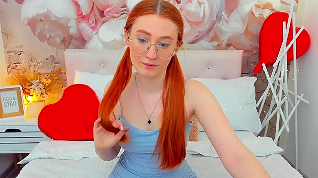 Snapshot of TinaHarp chatting on February 21, 9:11 am TinaHarp online show from February 21, 9:11 am