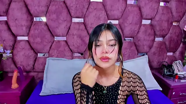 alana deivis online show from April 12, 2:59 am