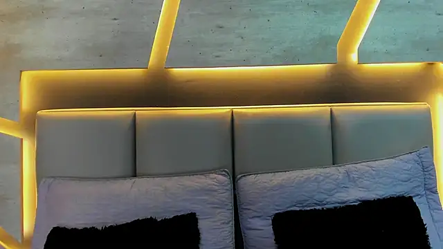 SilkNyx online show from February 24, 1:23 pm