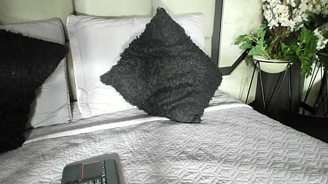 SilkNyx online show from February 20, 1:24 pm