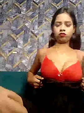 Snapshot of Rani1993 chatting on February 19, 5:43 pm Rani1993 online show from February 19, 5:43 pm