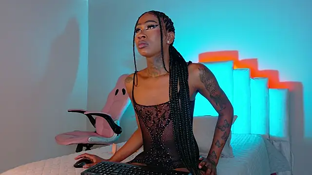 Snapshot of Sheinny_brown1 chatting on February 23, 10:10 pm Sheinny brown1 online show from February 23, 10:10 pm