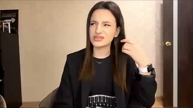 Snapshot of Kosandra_k chatting on February 22, 4:08 pm Kosandra k online show from February 22, 4:08 pm