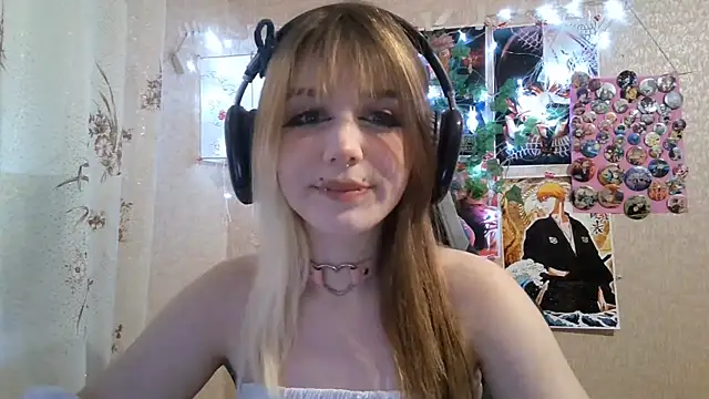 Snapshot of MilaTyan chatting on July 17, 2:14 pm MilaTyan online show from July 17, 2:14 pm